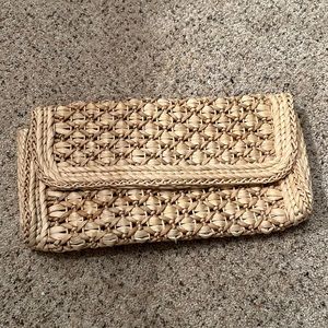 Woven clutch